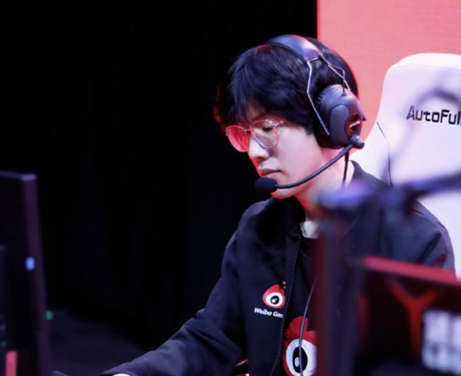 亚博体育- theshy第一把滑板鞋回放 